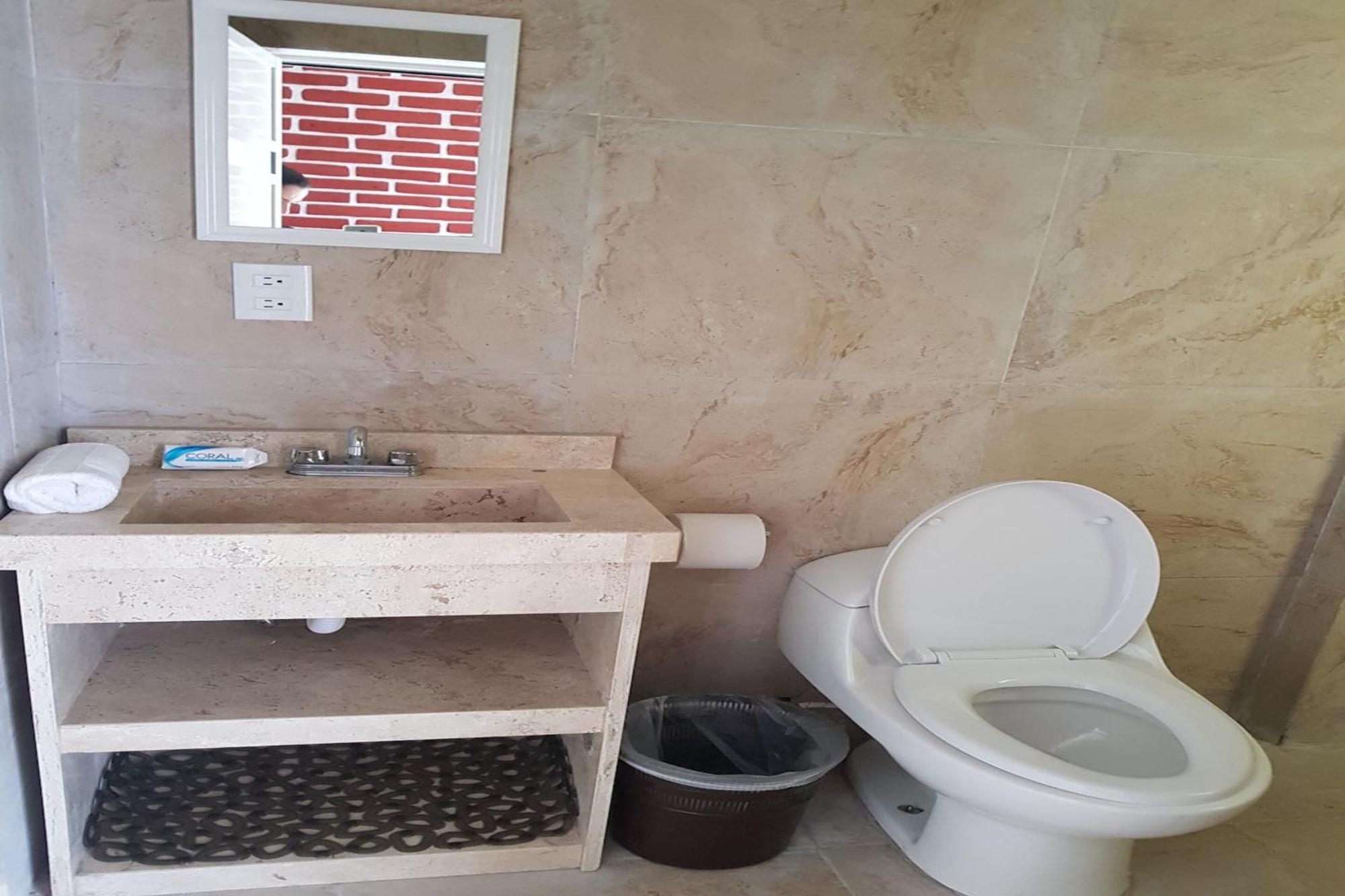 Oyo Hotel Emperadores Inn, אטליסקו מראה חיצוני תמונה
