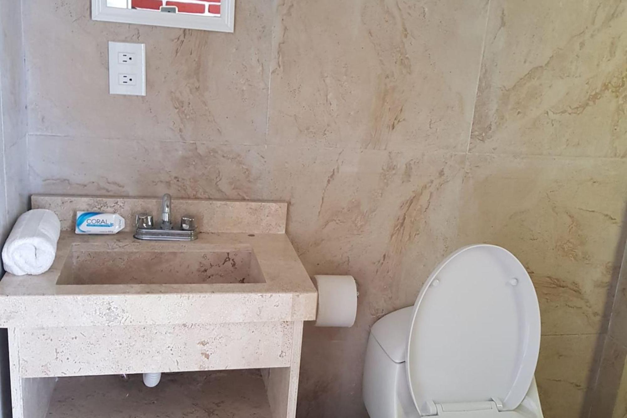 Oyo Hotel Emperadores Inn, אטליסקו מראה חיצוני תמונה