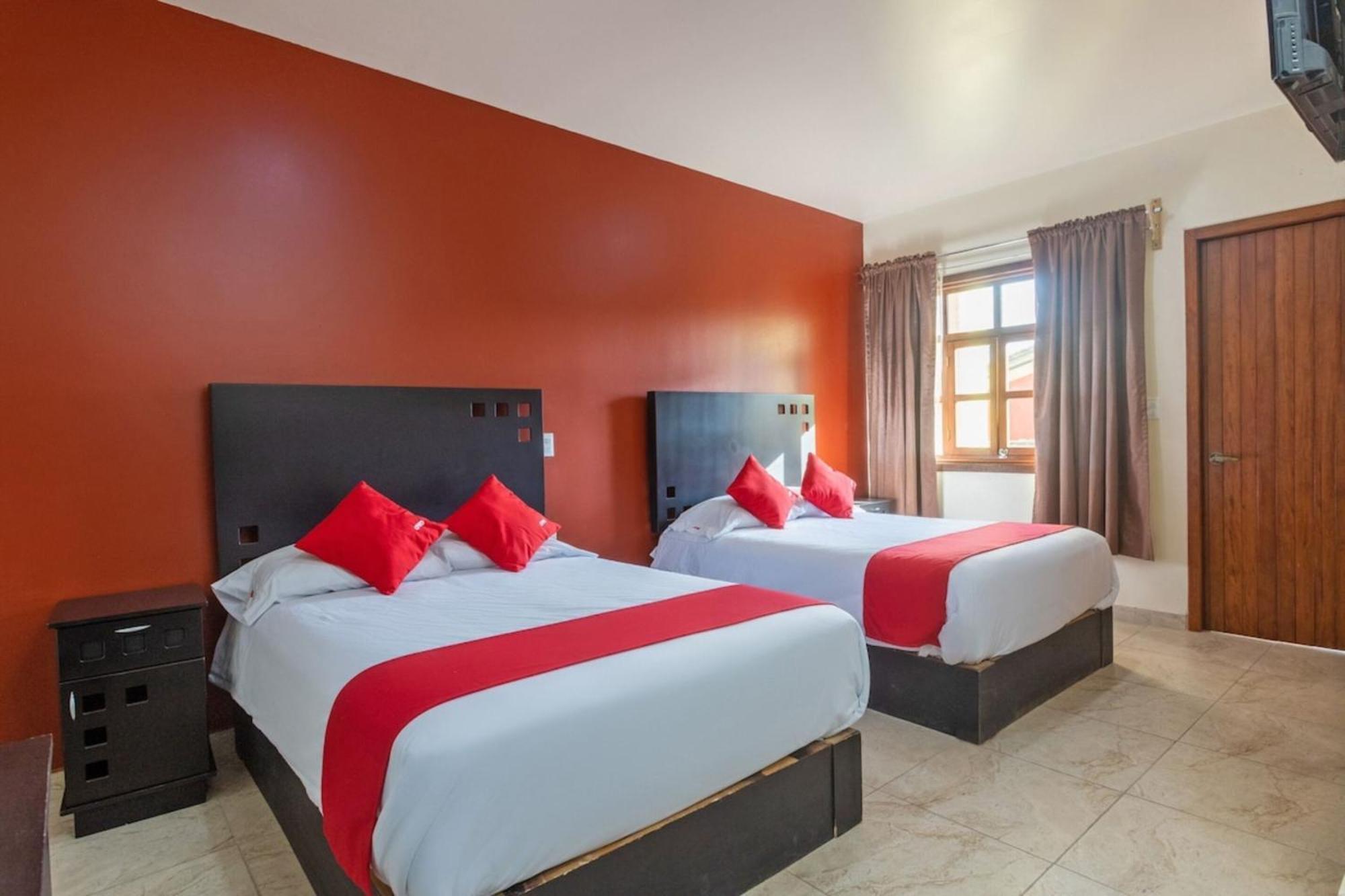 Oyo Hotel Emperadores Inn, אטליסקו מראה חיצוני תמונה