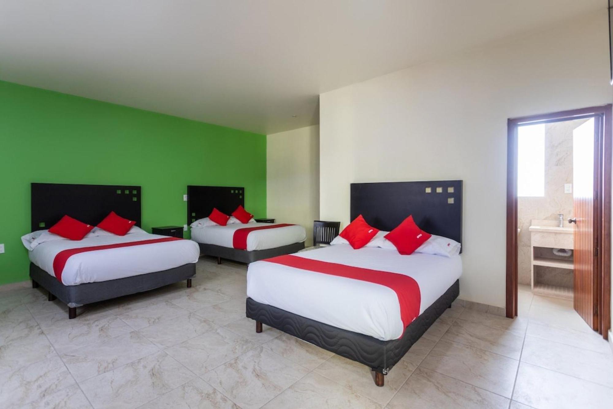 Oyo Hotel Emperadores Inn, אטליסקו מראה חיצוני תמונה
