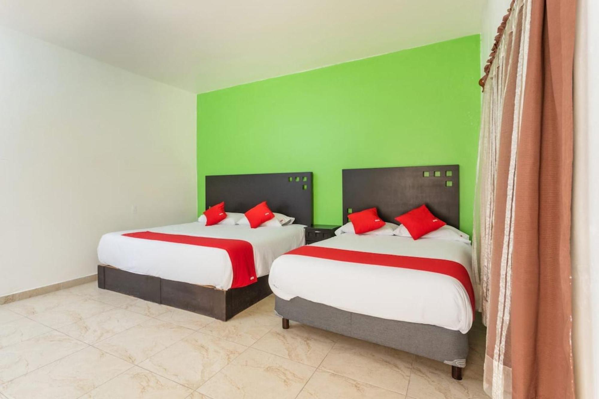 Oyo Hotel Emperadores Inn, אטליסקו מראה חיצוני תמונה