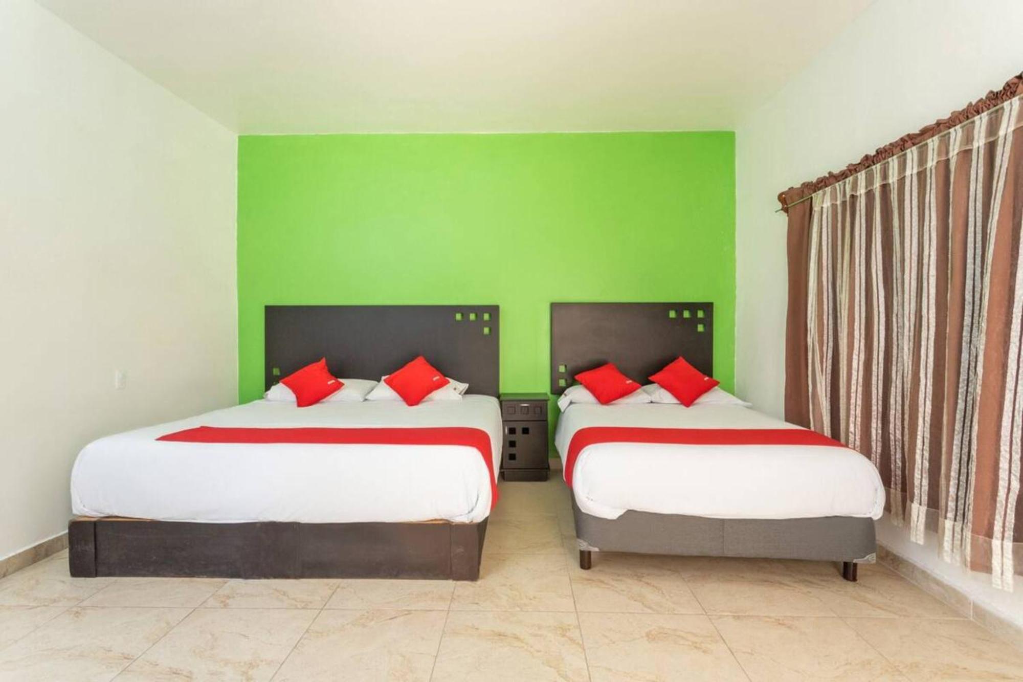 Oyo Hotel Emperadores Inn, אטליסקו מראה חיצוני תמונה