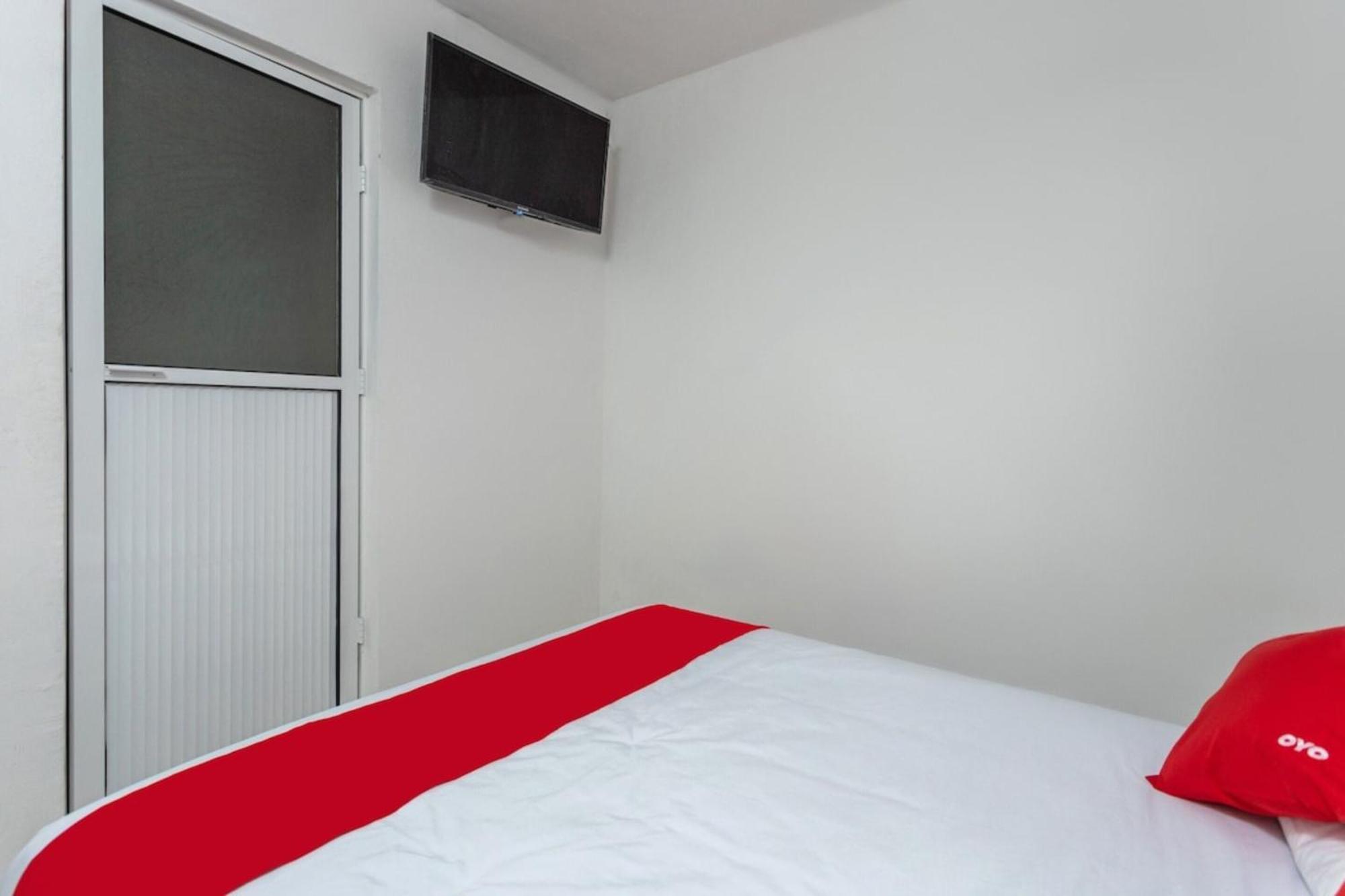 Oyo Hotel Emperadores Inn, אטליסקו מראה חיצוני תמונה