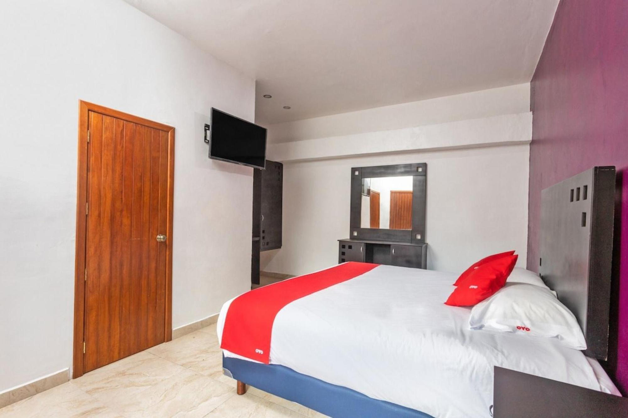 Oyo Hotel Emperadores Inn, אטליסקו מראה חיצוני תמונה