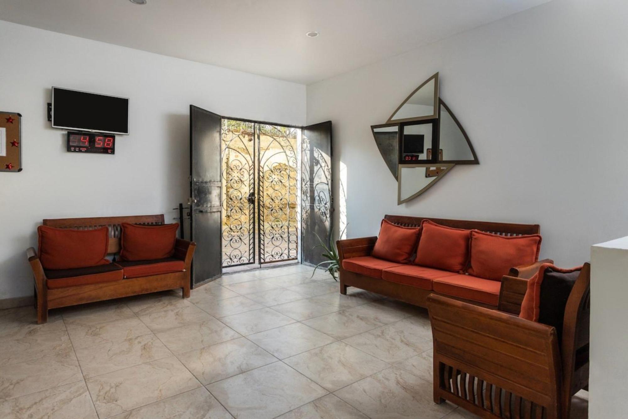 Oyo Hotel Emperadores Inn, אטליסקו מראה חיצוני תמונה